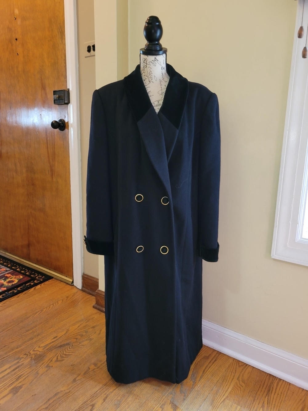 Alorna Super Fina Double-Breasted Wool Coat in Black